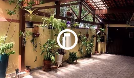 Casa para Venda - 140m², 4 dormitórios, sendo 2 suites, 4 vagas - Saúde
