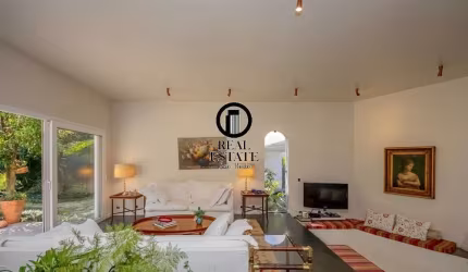 Casa para Venda - 295m², 4 dormitórios, 6 vagas - Real Parque