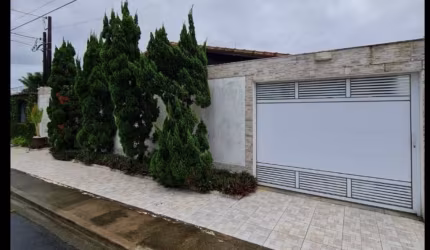 Linda casa 4 dormitórios com piscina no balneário Flórida - Praia Grande- SP