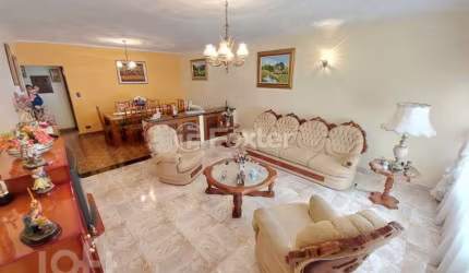 Casa com 4 quartos à venda na Rua Soldado Francisco de Almeida, 181, Vila Yaya, Guarulhos, 174 m2 por R$ 860.000