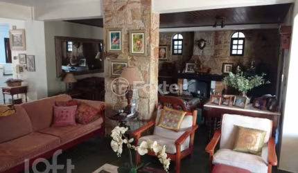 Casa com 3 quartos à venda na Rua Maracatu, 284, Chácara Canta Galo, Cotia, 330 m2 por R$ 1.700.000