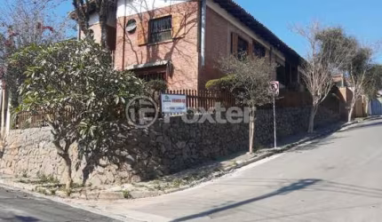 Casa com 4 quartos à venda na Rua Vicente Celestino, 76, Vila Carmem, Embu das Artes, 253 m2 por R$ 978.000