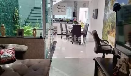 Casa com 4 quartos à venda na Rua Antônio Fregonesi, 11, Nova Petrópolis, São Bernardo do Campo, 164 m2 por R$ 816.200