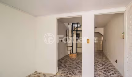 Casa em condomínio fechado com 1 quarto à venda na Avenida Orleaes, 560, Guarujá, Porto Alegre, 60 m2 por R$ 80.000