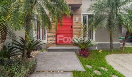 Casa com 3 quartos à venda na Rua José Scutari, 218, Passo da Areia, Porto Alegre, 170 m2 por R$ 899.000