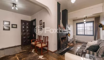 Casa com 3 quartos à venda na Rua Professor Abílio Azambuja, 115, Jardim do Salso, Porto Alegre, 330 m2 por R$ 615.000