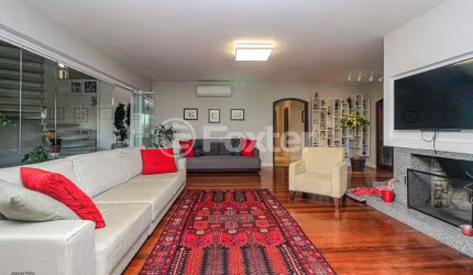 Casa com 4 quartos à venda na Rua Professor Xavier Simões, 467, Sétimo Céu, Porto Alegre, 645 m2 por R$ 2.400.000