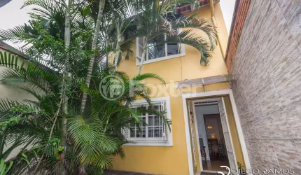 Casa com 2 quartos à venda na Rua Guilherme Alves, 1369, Partenon, Porto Alegre, 150 m2 por R$ 750.000