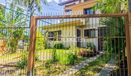 Casa em condomínio fechado com 5 quartos à venda na Praça São Caetano, 90, Teresópolis, Porto Alegre, 195 m2 por R$ 1.200.000