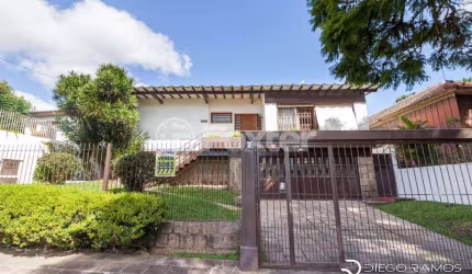 Casa com 3 quartos à venda na Rua João Paetzel, 821, Chácara das Pedras, Porto Alegre, 327 m2 por R$ 1.590.000