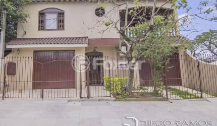 Casa com 5 quartos à venda na Rua Ernestina Amaro Torelly, 380, Jardim Carvalho, Porto Alegre, 340 m2 por R$ 560.000