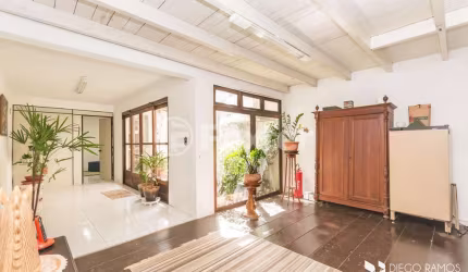 Casa comercial com 4 salas à venda na Travessa Carmem, 41, Floresta, Porto Alegre, 250 m2 por R$ 850.000