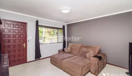 Casa com 3 quartos à venda na Rua Antônio Josephino Perrone, 343, Espírito Santo, Porto Alegre, 172 m2 por R$ 490.000
