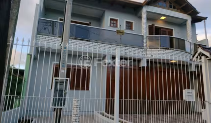 Casa com 3 quartos à venda na Rua Oscar Ferreira, 250, Rubem Berta, Porto Alegre, 310 m2 por R$ 680.000