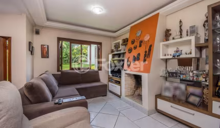 Casa em condomínio fechado com 4 quartos à venda na Avenida Vicente Monteggia, 2000, Cavalhada, Porto Alegre, 304 m2 por R$ 890.000