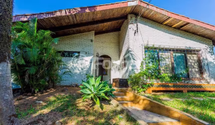 Casa com 3 quartos à venda na Avenida Assis Chateaubriand, 17, São Sebastião, Porto Alegre, 200 m2 por R$ 793.000
