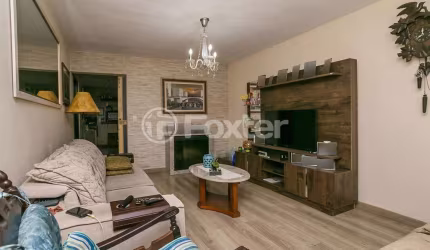 Casa com 2 quartos à venda na Avenida Cinco de Novembro, 393, Teresópolis, Porto Alegre, 258 m2 por R$ 743.000
