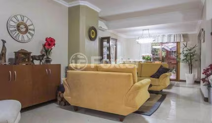 Casa em condomínio fechado com 4 quartos à venda na Avenida Cai, 735, Cristal, Porto Alegre, 286 m2 por R$ 1.390.000