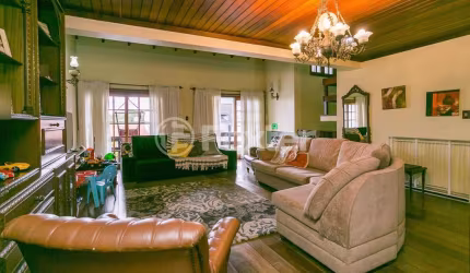 Casa com 3 quartos à venda na Rua João Bonuma, 48, Coronel Aparício Borges, Porto Alegre, 326 m2 por R$ 1.200.000