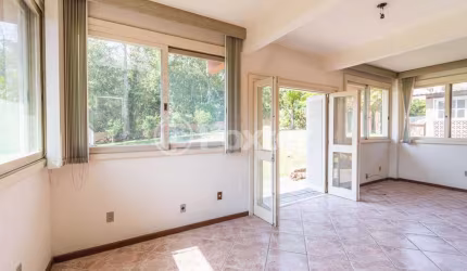 Casa com 4 quartos à venda na Avenida Joaquim Martins da Silva, 110, Belém Novo, Porto Alegre, 250 m2 por R$ 765.000