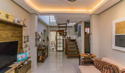 Casa com 4 quartos à venda na Rua Dona Firmina, 459, Vila São José, Porto Alegre, 296 m2 por R$ 570.000