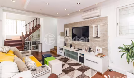 Casa com 3 quartos à venda na Rua Manoel Bandeira, 335, Jardim Itu Sabará, Porto Alegre, 220 m2 por R$ 950.000