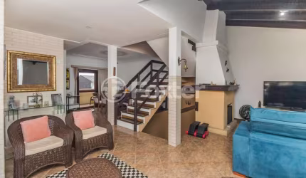 Casa com 4 quartos à venda na Rua Martins de Lima, 965, Vila São José, Porto Alegre, 494 m2 por R$ 880.000