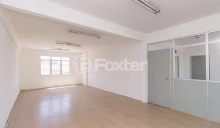 Barracão / Galpão / Depósito com 7 salas à venda na Rua Conselheiro Travassos, 235, São Geraldo, Porto Alegre, 740 m2 por R$ 900.000