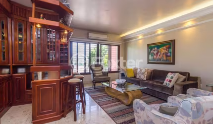 Casa com 3 quartos à venda na Rua Professor Abílio Azambuja, 92, Jardim do Salso, Porto Alegre, 200 m2 por R$ 800.000