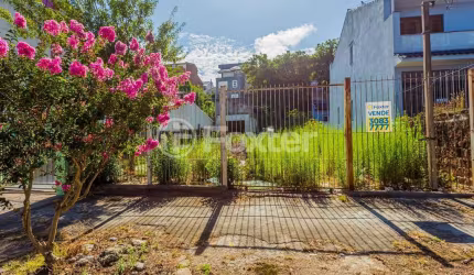 Terreno à venda na Rua Teixeira de Freitas, 444, Santo Antônio, Porto Alegre, 370 m2 por R$ 350.000