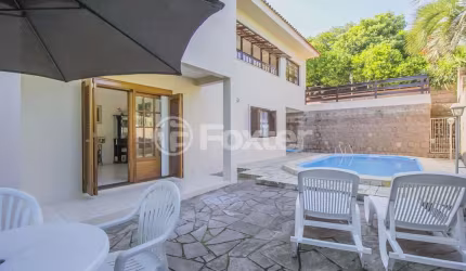 Casa com 3 quartos à venda na Rua Liberal, 97, Tristeza, Porto Alegre, 320 m2 por R$ 1.390.000