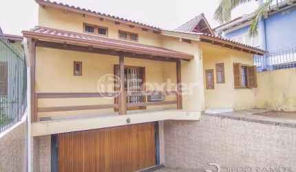 Casa com 3 quartos à venda na Rua Professor Leonardo Tochtrop, 19, Ipanema, Porto Alegre, 320 m2 por R$ 900.000