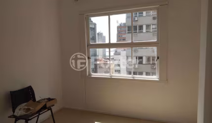 Apartamento com 3 quartos à venda na Avenida Senador Salgado Filho, 111, Centro Histórico, Porto Alegre, 80 m2 por R$ 250.000