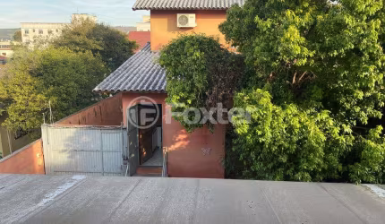 Casa com 5 quartos à venda na Travessa Pedro Raupp, 65, Jardim Itu Sabará, Porto Alegre, 180 m2 por R$ 470.000