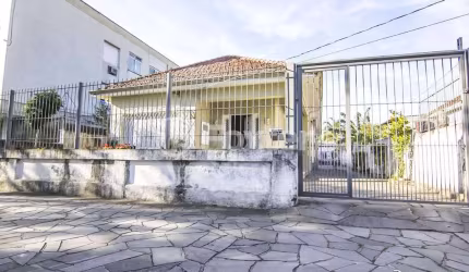 Casa comercial com 2 salas à venda na Rua Dona Cecília, 72, Medianeira, Porto Alegre, 216 m2 por R$ 1.300.000