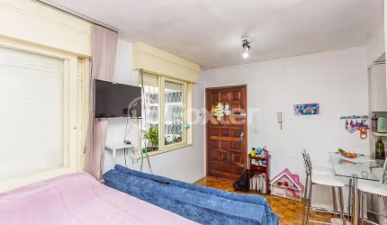 Kitnet / Stúdio à venda na Rua Duque de Caxias, 279, Centro Histórico, Porto Alegre, 25 m2 por R$ 170.000