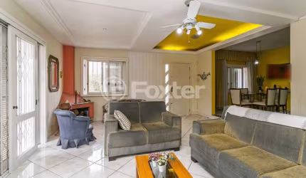 Casa com 5 quartos à venda na Rua Sol Nascente, 285, Lomba do Pinheiro, Porto Alegre, 310 m2 por R$ 700.000