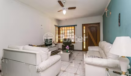Casa com 5 quartos à venda na Rua Henrique Scliar, 143, Jardim Itu Sabará, Porto Alegre, 200 m2 por R$ 1.055.000