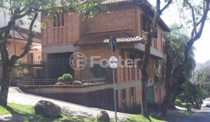 Casa com 3 quartos à venda na Rua Antônio Parreiras, 68, Bela Vista, Porto Alegre, 305 m2 por R$ 1.810.000
