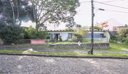 Casa comercial com 3 salas à venda na Rua Panambi, 54, Cavalhada, Porto Alegre, 256 m2 por R$ 900.000