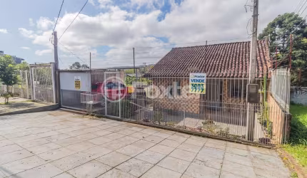 Casa com 3 quartos à venda na Avenida da Cavalhada, 5508, Cavalhada, Porto Alegre, 270 m2 por R$ 400.000