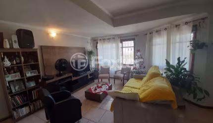 Casa com 3 quartos à venda na Rua Doutor Galdino Nunes Vieira, 348, Jardim Itu Sabará, Porto Alegre, 205 m2 por R$ 799.000