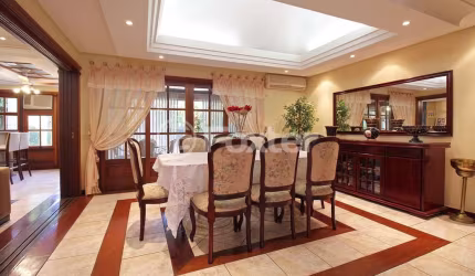Casa com 4 quartos à venda na Rua Doutor Barbosa Gonçalves, 610, Chácara das Pedras, Porto Alegre, 381 m2 por R$ 2.990.000