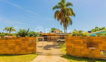 Casa com 3 quartos à venda na Rua Bougainville, 55, Lageado, Porto Alegre, 190 m2 por R$ 450.000