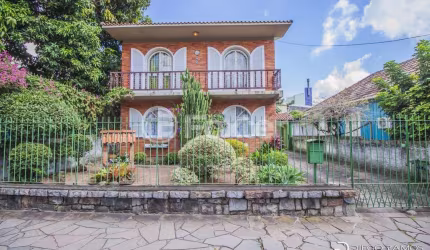 Casa com 3 quartos à venda na Rua Morretes, 120, Santa Maria Goretti, Porto Alegre, 204 m2 por R$ 890.000
