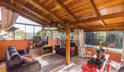 Casa com 3 quartos à venda na Rua Darcy Fagundes, 85, Espírito Santo, Porto Alegre, 200 m2 por R$ 900.000