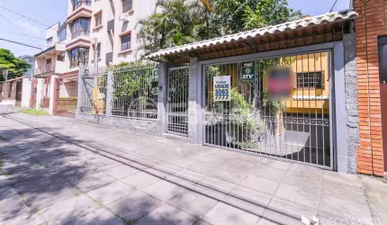 Casa com 3 quartos à venda na Rua Jaguari, 713, Cristal, Porto Alegre, 308 m2 por R$ 980.000