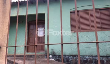 Casa com 3 quartos à venda na Rua Gregório Perez, 181, Cavalhada, Porto Alegre, 75 m2 por R$ 300.000