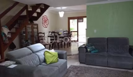 Casa com 3 quartos à venda na Rua Claudio da Silva Pinto, 34, Espírito Santo, Porto Alegre, 160 m2 por R$ 845.500
