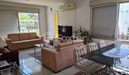 Casa com 3 quartos à venda na Rua Leite de Castro, 185, Jardim Itu Sabará, Porto Alegre, 188 m2 por R$ 800.000
